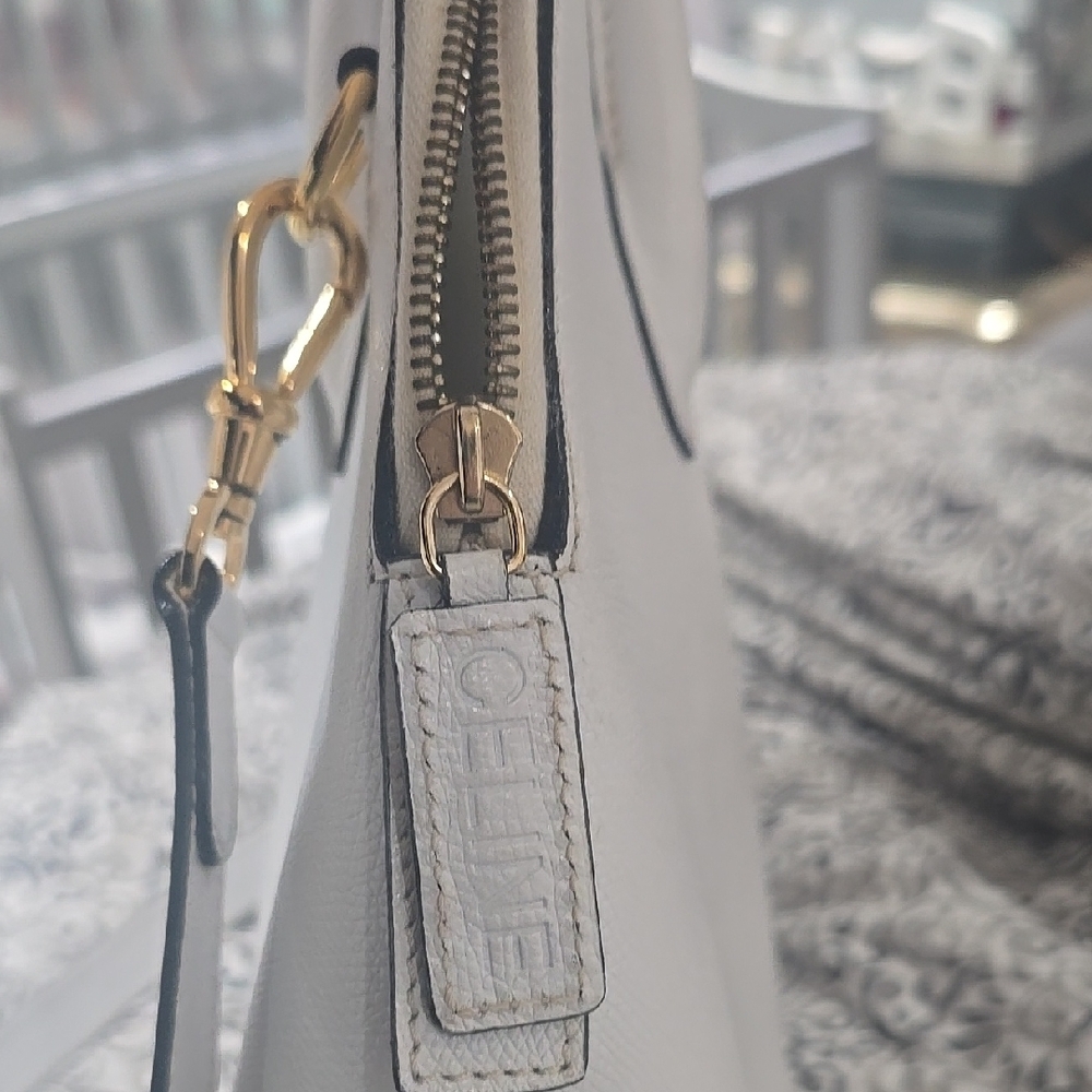 CELINE Elegant White Handbag - Picture 10 of 11